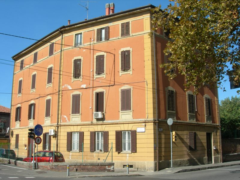 n. 2 disimpegni, cucina, bagno, ripostiglio e n.3 camere - Pertinenziale deposito. Mq 88,00 (comprensivo di quota parte del deposito di pertinenza) Identificativi catastali foglio 184, part. 30, sub.3
