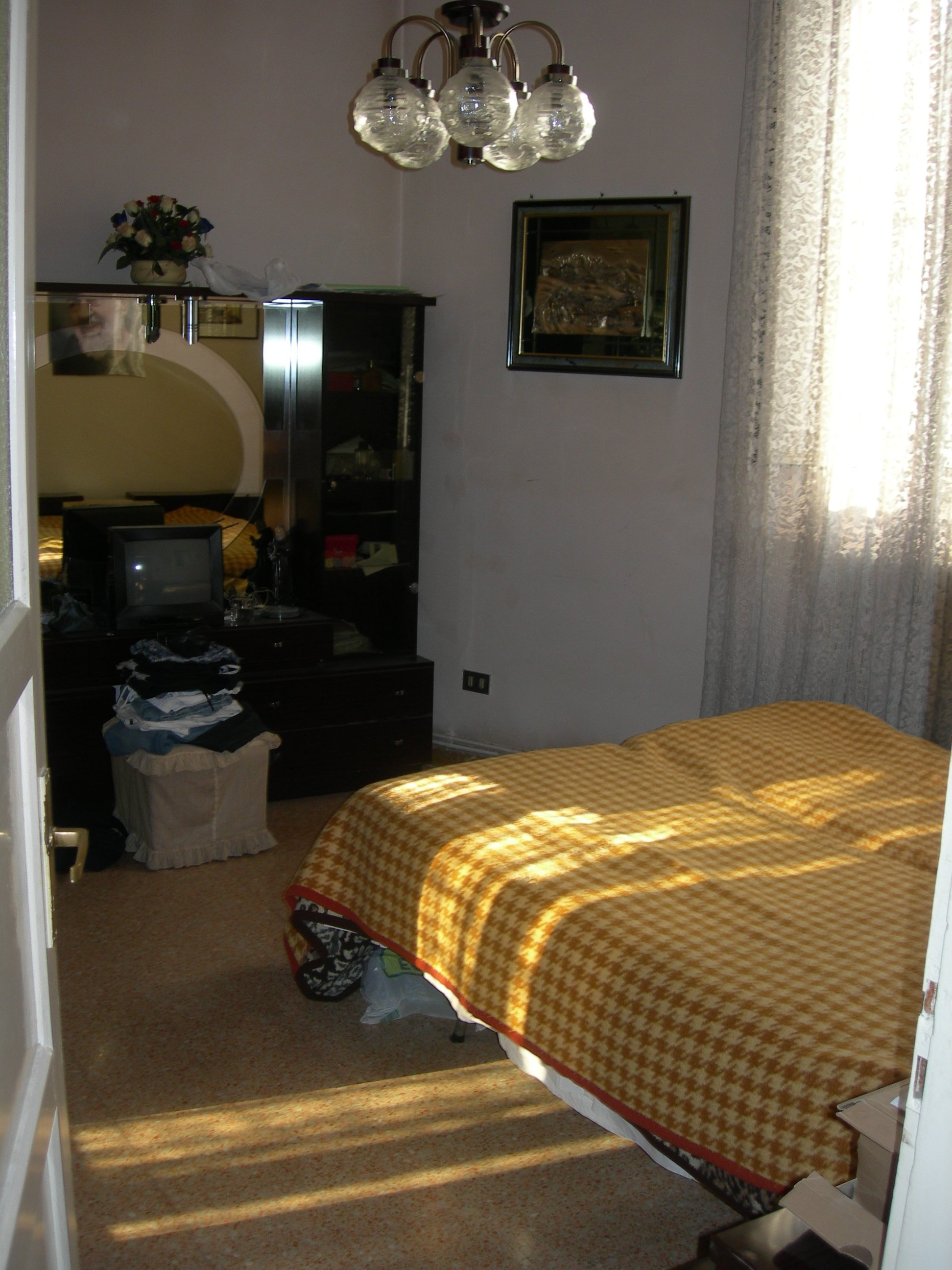 n. 2 disimpegni, cucina, bagno, ripostiglio e n.3 camere - Pertinenziale deposito. Mq 88,00 (comprensivo di quota parte del deposito di pertinenza) Identificativi catastali foglio 184, part. 30, sub.3