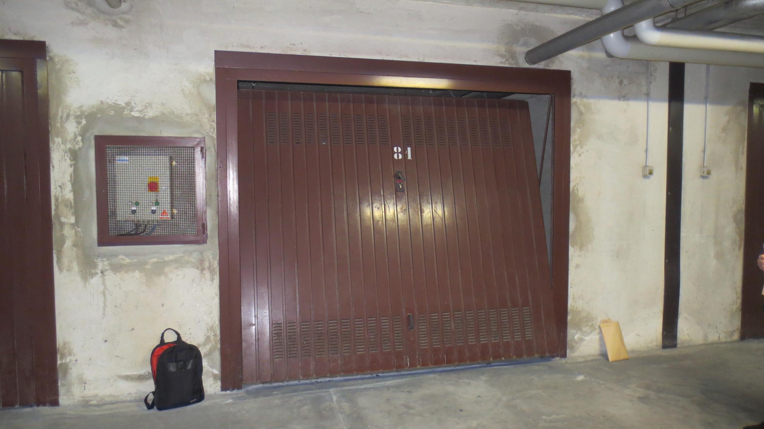 BOX AUTO COMMERCIALE