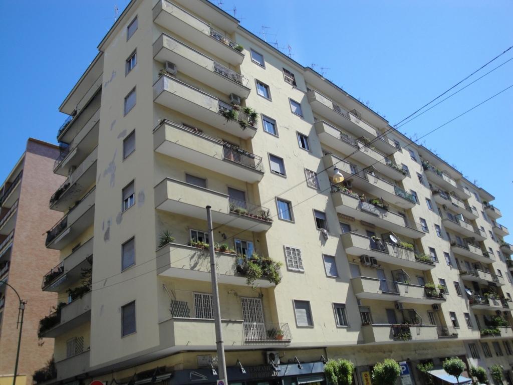 APPARTAMENTO composto da 5 locali + servizi doppi