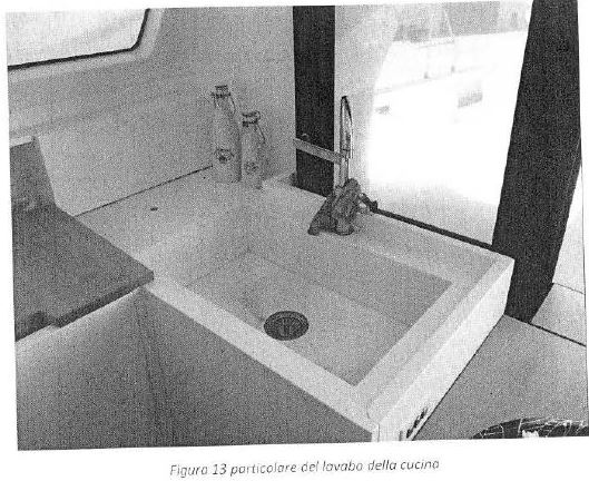 Imbarcazione catamarano a vela con motore prototipo prodotta dalla SETMARINE S.R.L.
Lunghezza f.t. 18.90 mt.
Larghezza f.t. 9.30 mt.
Pescaggio 1.60 mt.
Altezza di costruzione 2.57 mt.
Dislocamento scarico 26 t.
Dislocamento di pieno carico 32.41 t.
Carena in fibra di vetro e resina di vinilestere con rinforzi locali in carbonio.
Tuga in fibra ibrida carbonKevlar e resina vinilestere
Albero in carbonio, pezzo unico con boma park avenue
Motorizzazione 2x11 O CV Yanmar
Superficie velica in navigazione 132 mq
Anno di costruzione 2015
L'imbarcazione possiede una certificazione CE di tipo A (navigazione illimitata) e la licenza di navigazione n. 059432 del Ministero delle Infrastrutture e dei trasporti per n. 20 persone a bordo (equipaggio compreso) e 2.100 Kg. Di portata massima