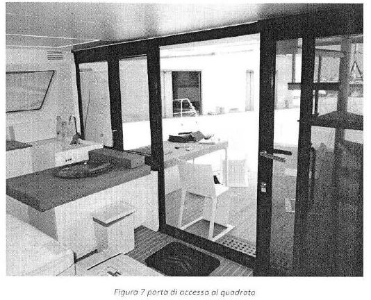 Imbarcazione catamarano a vela con motore prototipo prodotta dalla SETMARINE S.R.L.
Lunghezza f.t. 18.90 mt.
Larghezza f.t. 9.30 mt.
Pescaggio 1.60 mt.
Altezza di costruzione 2.57 mt.
Dislocamento scarico 26 t.
Dislocamento di pieno carico 32.41 t.
Carena in fibra di vetro e resina di vinilestere con rinforzi locali in carbonio.
Tuga in fibra ibrida carbonKevlar e resina vinilestere
Albero in carbonio, pezzo unico con boma park avenue
Motorizzazione 2x11 O CV Yanmar
Superficie velica in navigazione 132 mq
Anno di costruzione 2015
L'imbarcazione possiede una certificazione CE di tipo A (navigazione illimitata) e la licenza di navigazione n. 059432 del Ministero delle Infrastrutture e dei trasporti per n. 20 persone a bordo (equipaggio compreso) e 2.100 Kg. Di portata massima