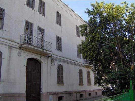 Descrizione: Ingresso, disimpegno soggiorno, cucina, bagno e tre camere e ripostiglio con tre balconi + pertinenziale deposito e posto auto scoperto. 146 mq.  Identificativi catastali:foglio 244, part. 1668, sub.73, con deposito al foglio 244 part. 1668 sub. 10 e posto auto scoperto al foglio 244 part. 1668 sub. 44