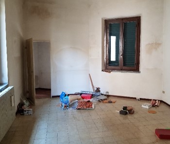 Appartamento (mq. 171) + pertinenziale garage + area (mq.57 mq. + terreno): identificativi catastali: fg 107 part 342 sub 500 e sub 501 - terreno part 107 mapp 1874