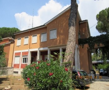 Villa di mq. 911 + relative pertinenze. Identificativi catastali: fg 905 part 65 sub 2-3-4-501-502-503