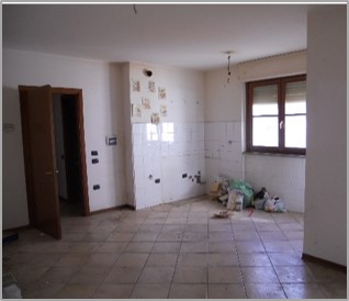 Appartamento di mq. 57 + pertinenziale posto auto  di mq.10- identificativi catastali: fg 32 part 1697 sub 552 e 819