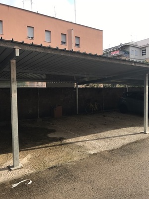 Descrizione: Ingresso, corridoio, 3 camere, cucina bagno e ripostiglio + locale cantina. Mq. 105. Identificativi catastali: Foglio 109, part. 44, sub. 18 con cantina  foglio 109, part. 44, sub. 41