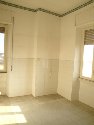 Descrizione: Ingresso, corridoio, 2 camere, cucina e bagno + locale cantina. Mq. 80. Identificativi catastali: Foglio 109, part. 44, sub. 35  con cantina  foglio 109, part. 44, sub. 44