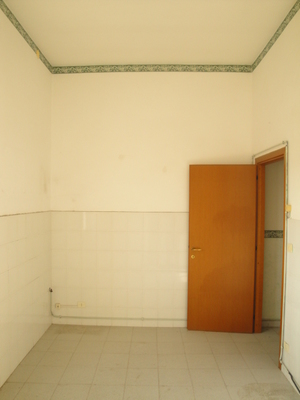 Descrizione: Ingresso, corridoio, 2 camere, cucina e bagno + locale cantina. Mq. 80. Identificativi catastali: Foglio 109, part. 44, sub. 35  con cantina  foglio 109, part. 44, sub. 44