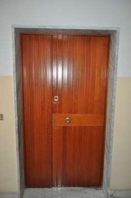 Descrizione: Ingresso, cucina, soggiorno, tre camere, due bagni , due ripostigli e due balconi + cantina, posto auto scoperto e autorimessa comune. Mq. 126 (compresa cantina). Identificativi catastali: Foglio 245, part. 184, sub. 5 con posto auto scoperto al foglio 245, part. 184, sub. 44 e  autorimessa ad uso comune al foglio 245, part. 184, sub. 11 (111,111 millesimi)