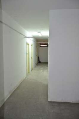 Descrizione: Ingresso, cucina, soggiorno, tre camere, due bagni , due ripostigli e due balconi + cantina, posto auto scoperto e autorimessa comune. Mq. 126 (compresa cantina). Identificativi catastali: Foglio 245, part. 184, sub. 5 con posto auto scoperto al foglio 245, part. 184, sub. 44 e  autorimessa ad uso comune al foglio 245, part. 184, sub. 11 (111,111 millesimi)