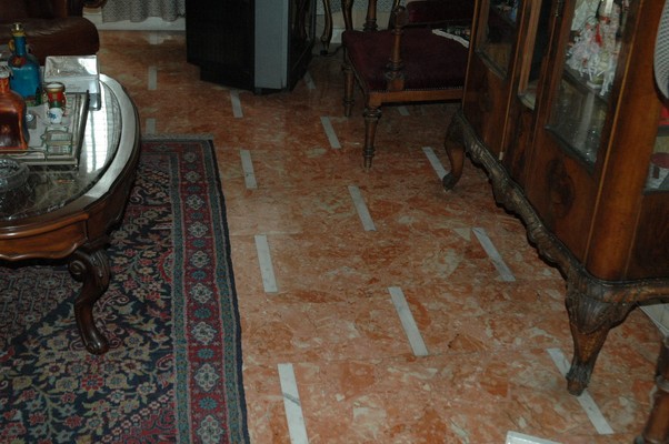Descrizione: Cucina, bagno, ripostiglio, ingresso, 3 camere, 2 balconi. Mq. 98. Identificativi catastali: Foglio 909 part. 575 sub 85