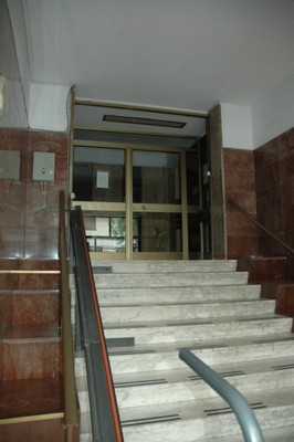 Descrizione: Cucina, bagno, ripostiglio, ingresso, 3 camere, 2 balconi. Mq. 98. Identificativi catastali: Foglio 909 part. 575 sub 85