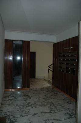 Descrizione: Cucina, bagno, ripostiglio, ingresso, 3 camere, 2 balconi. Mq. 98. Identificativi catastali: Foglio 909 part. 575 sub 85