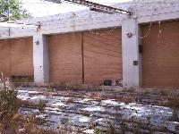 Descrizione: 12 vani catastali con n. 2 locali wc + pertinenziale scala ad uso esclusivo. Mq. 225. Piena Proprietà - libero. REGGIO CALABRIA (RC), CAP - 89122, Via Nazionale Pentimele, 87/A, scala A, piano terra. Identificativi catastali: foglio 21 part. 222, sub. 121.