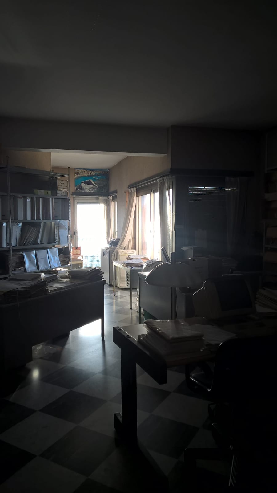 Appartamento uso ufficio sito in Genova, Corso Aurelio Saffi civico 39 interno 6 nonché box pertinenziale situato nel piano interrato del civico 39 contraddistinto dal n. 9.
