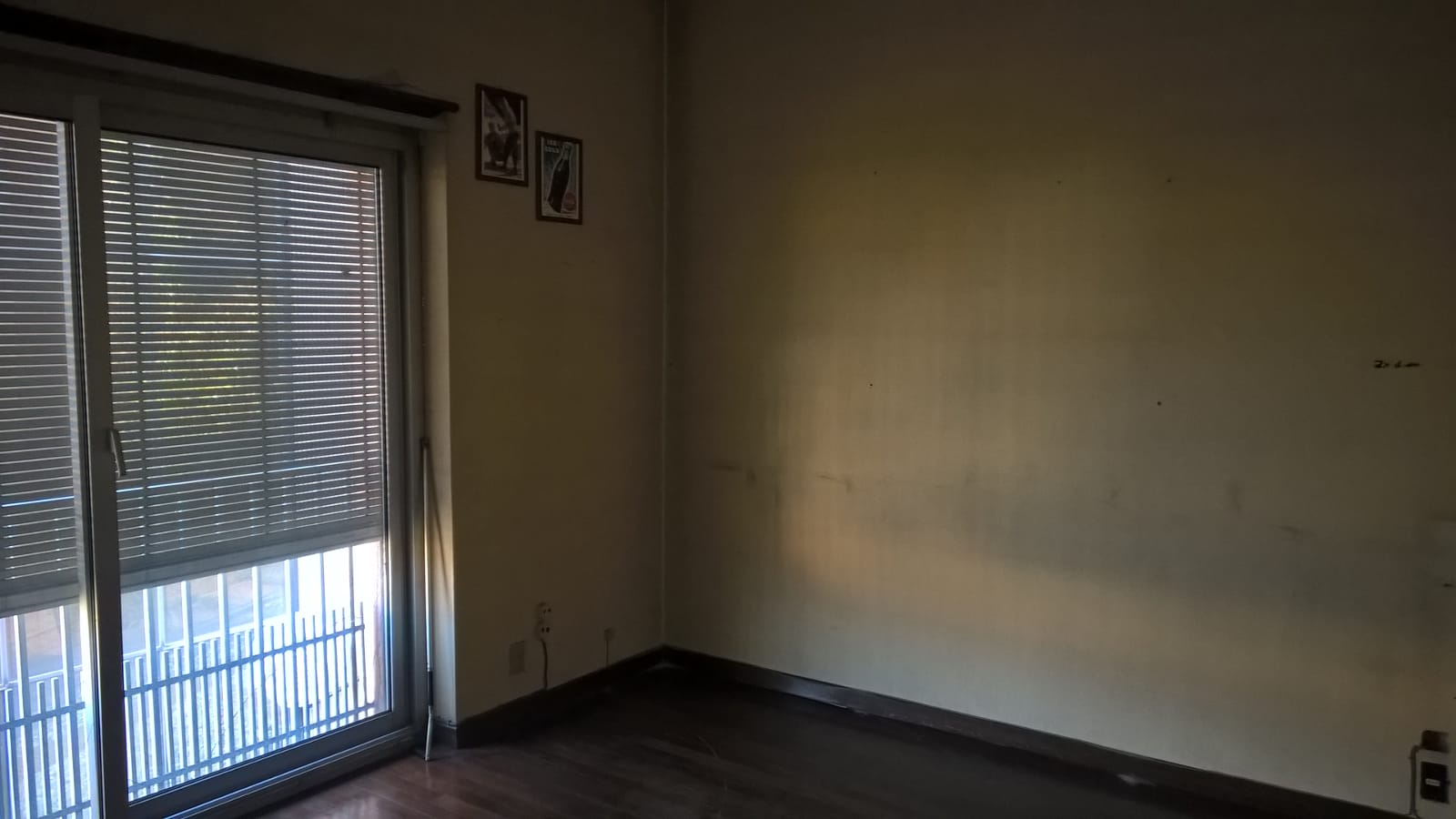 Appartamento uso ufficio sito in Genova, Corso Aurelio Saffi civico 39 interno 6 nonché box pertinenziale situato nel piano interrato del civico 39 contraddistinto dal n. 9.