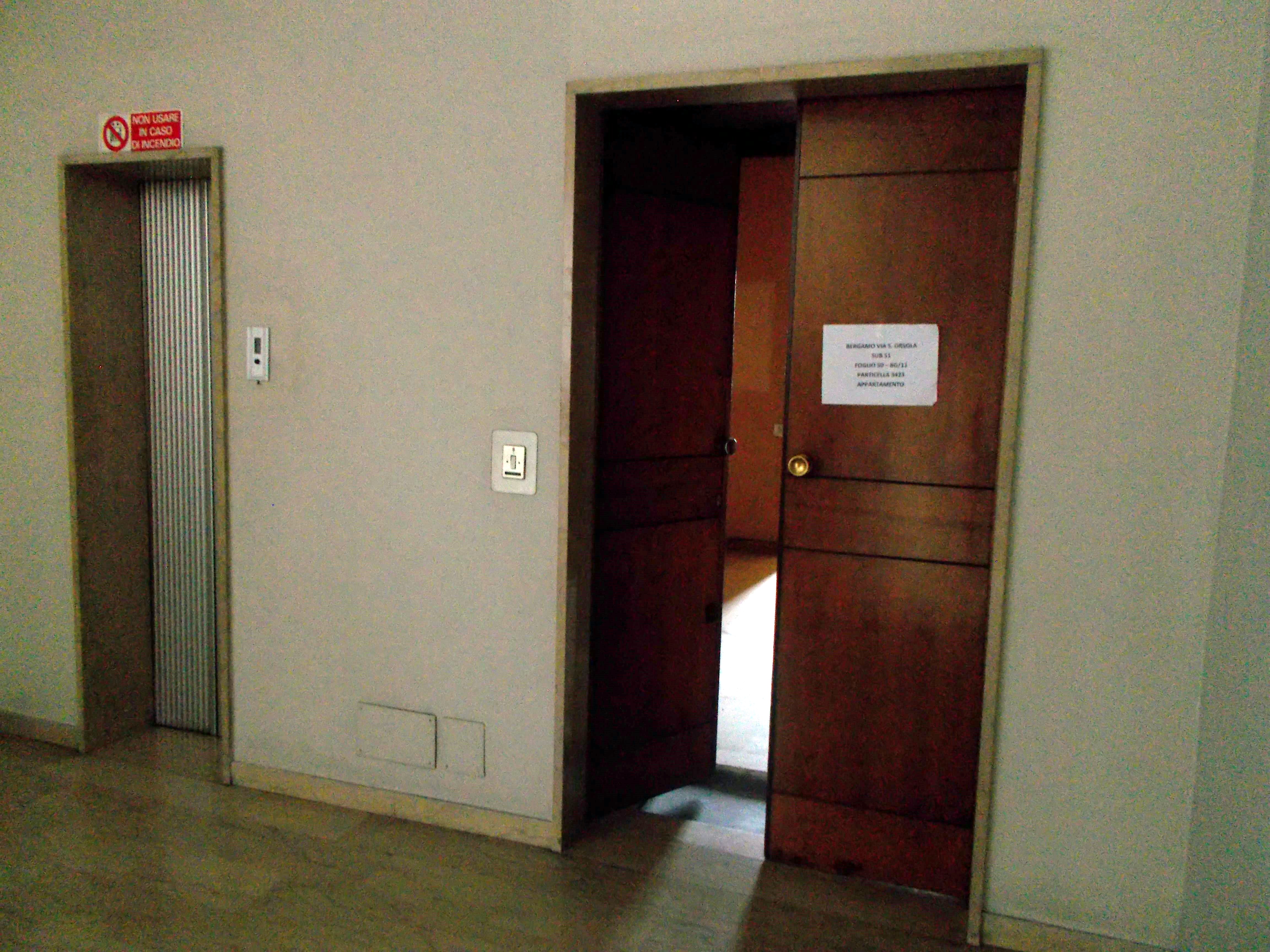 Descrizione: Unità residenziale: appartamento - categoria A/2 + soffittasito in Bergamo Via Borfuro, 12/G, CAP 24122.Identificativi catastali: classe 7, foglio 50, particella 3423, sub. 51.Mq. 166. Libero