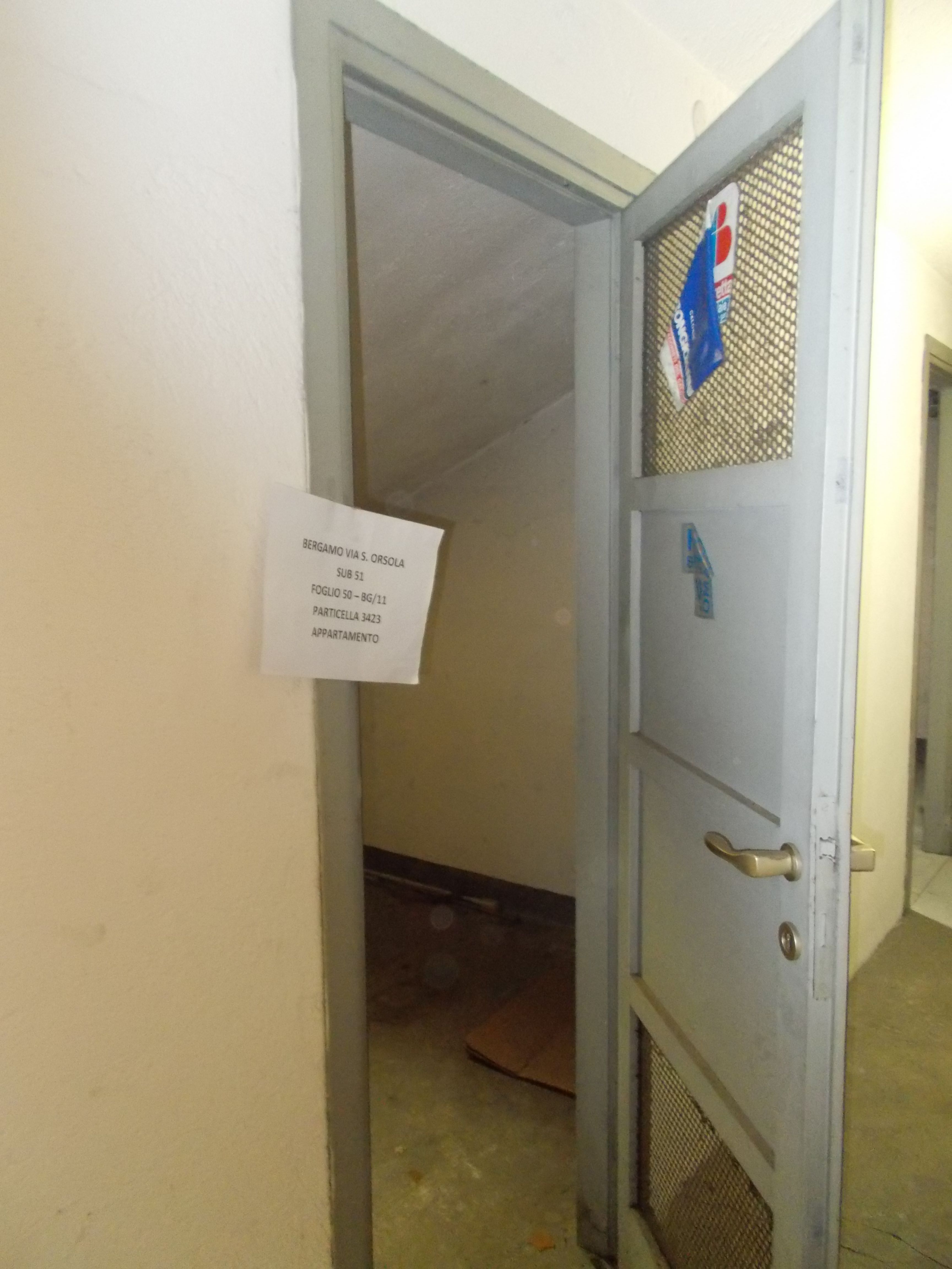 Descrizione: Unità residenziale: appartamento - categoria A/2 + soffittasito in Bergamo Via Borfuro, 12/G, CAP 24122.Identificativi catastali: classe 7, foglio 50, particella 3423, sub. 51.Mq. 166. Libero