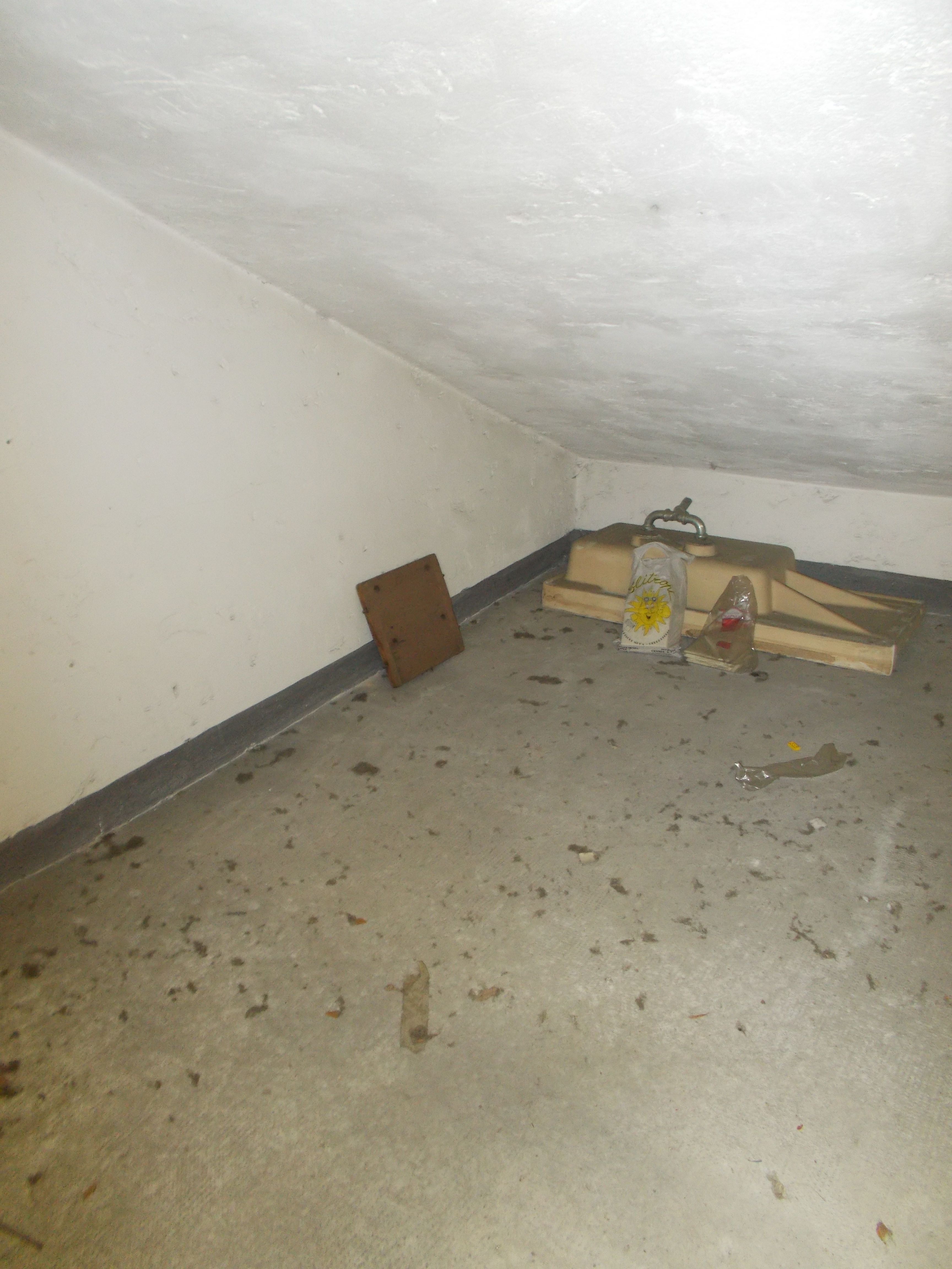 Descrizione: Unità residenziale: appartamento - categoria A/2 + soffittasito in Bergamo Via Borfuro, 12/G, CAP 24122.Identificativi catastali: classe 7, foglio 50, particella 3423, sub. 51.Mq. 166. Libero