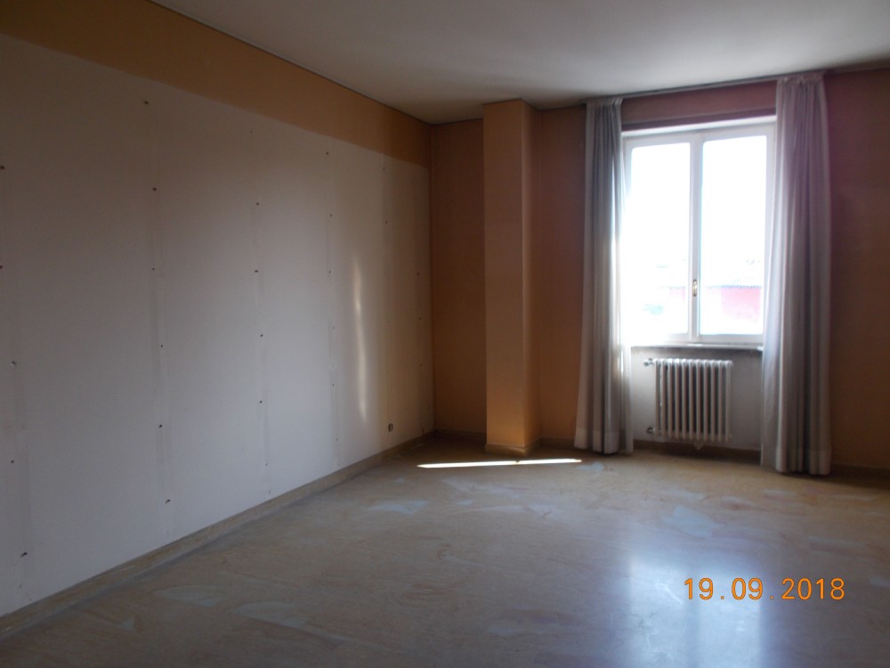 Descrizione: Unità residenziale: appartamento - categoria A/2 + soffittasito in Bergamo Via Borfuro, 12/G, CAP 24122.Identificativi catastali: classe 7, foglio 50, particella 3423, sub. 51.Mq. 166. Libero