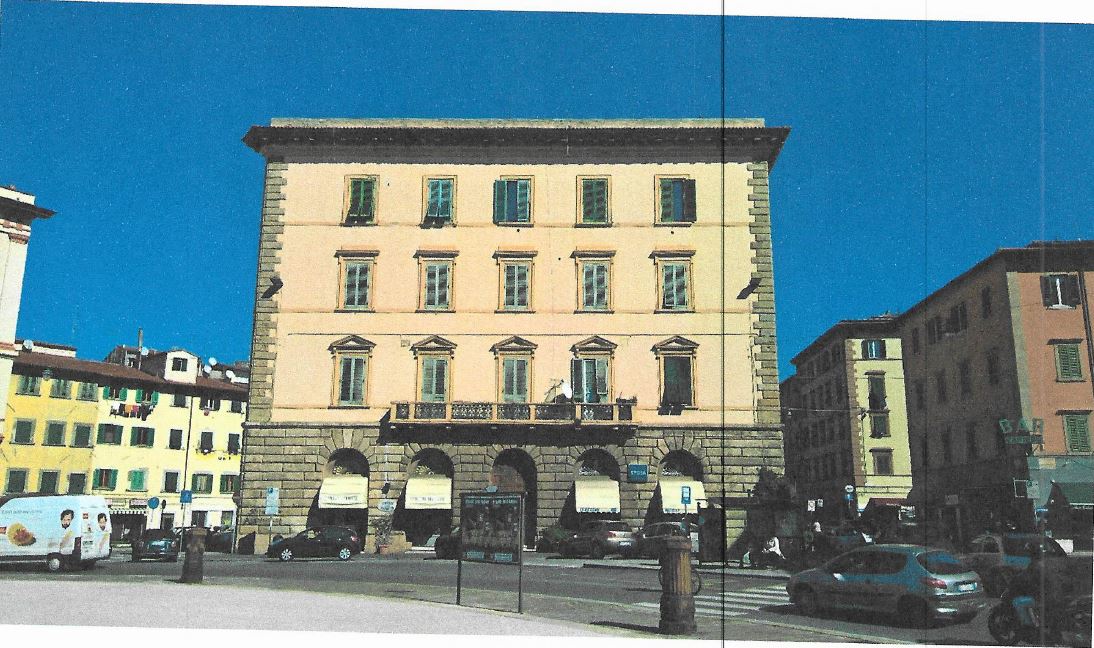 APPARTAMENTO  4 locali + servizi semplici + 1 CANTINA o SOFFITTA. Sup. MQ comprensiva di pertinenze 195. LIBERO. PIENA PROPRIETA'.