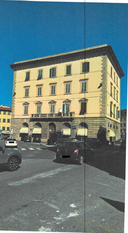 APPARTAMENTO  4 locali + servizi semplici + 1 CANTINA o SOFFITTA. Sup. MQ comprensiva di pertinenze 195. LIBERO. PIENA PROPRIETA'.