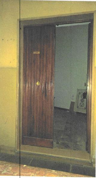 APPARTAMENTO  4 locali + servizi semplici + 1 CANTINA o SOFFITTA. Sup. MQ comprensiva di pertinenze 195. LIBERO. PIENA PROPRIETA'.