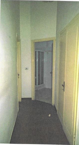APPARTAMENTO  4 locali + servizi semplici + 1 CANTINA o SOFFITTA. Sup. MQ comprensiva di pertinenze 195. LIBERO. PIENA PROPRIETA'.