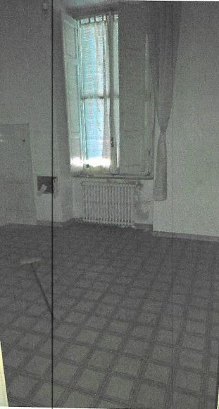 APPARTAMENTO  4 locali + servizi semplici + 1 CANTINA o SOFFITTA. Sup. MQ comprensiva di pertinenze 195. LIBERO. PIENA PROPRIETA'.