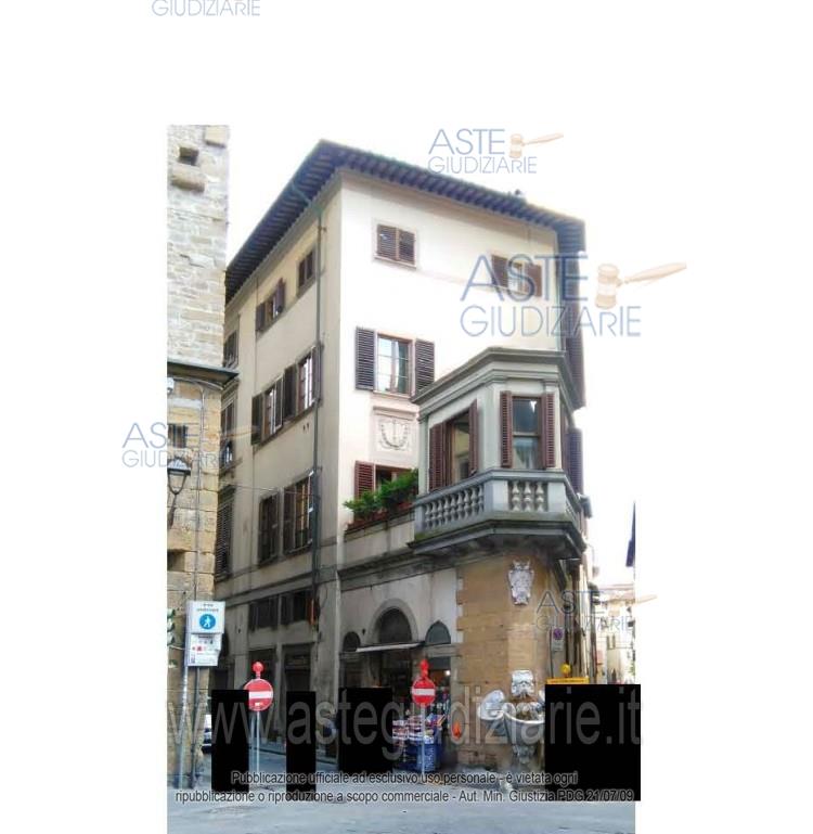 Appartamento ad uso civile abitazione posto ai piani terzo e quarto (dotato di ascensore)