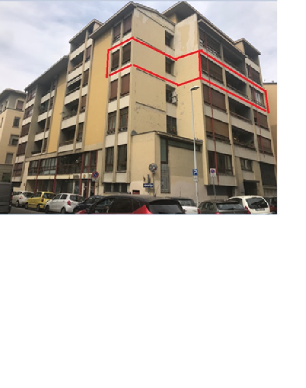 Descrizione: Doppio ingresso, disimpegno, cucina, soggiorno, n.2 camere, bagno, n.2 ripostigli, n.2 verande + pertinenziale cantina, posto auto coperto. Mq. 135. Piena Proprietà - libero. Firenze (FI), CAP - 50100, Via Landino 7/A, interno 11,  piano 4. Identificativi catastali: Unità principale: foglio76, part. 42,
sub.551. Pertinenza: foglio76, part. 42, sub. 552. Pertinenza: foglio76, part. 42, sub. 505.