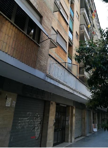 Descrizione: Negozio al piano terra composto da un ampio locale con ingresso vetrina su strada, corridoio, bagno e antibagno. N.C.E.U. FG. 955 P.LLA 235 SUB 11. Mq. 63. LIBERO. PIENA PROPRIETA'