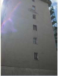 Descrizione: Box accessibile da Via Florestano Rossomandi, facente parte di edificio con ingresso da Via Francesco Cilea 46. Il box è ubicato alla quota del 2° piano interrato rispetto all’ingresso di Via Cilea. N.C.E.U. SEZ. AVV FG. 13 P.LLA 408 SUB 40. Mq. 92,4. Libero. Piena Proprietà