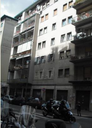Descrizione: Abitazione al piano primo composta da ingresso, disimpegno, quattro camere, cucina, bagno e due balconi. N.C.E.U. PART. 33842 SEZ. AVV FG. 13 P.LLA 408 SUB 11. Mq. 106,4. Libero. Piena Proprietà