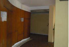Descrizione: Abitazione composta da: ingresso, due disimpegni, due bagni, cucina cinque camere, ripostiglio e due balconi di cui uno ad angolo. N.C.E.U.PART. 100857 SEZ. CHI FG. 40 P.LLA 120 SUB 23. Mq. 148,3. Libero. Piena Proprietà