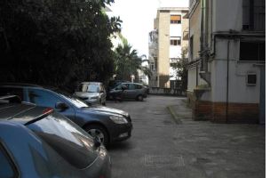 Descrizione: Abitazione composta da: ingresso, due disimpegni, due bagni, cucina cinque camere, ripostiglio e due balconi di cui uno ad angolo. N.C.E.U.PART. 100857 SEZ. CHI FG. 40 P.LLA 120 SUB 23. Mq. 148,3. Libero. Piena Proprietà