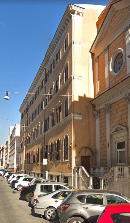 Immobile sito in Roma (RM) Via Toscana 8 - 10a - 12. Descrizione: Due corpi di fabbrica. Corpo principale situato all'angolo tra Via Sicilia con Via Toscana. Corpo secondario ex chiesa Gentilizia + Cortile interno. Piena proprietà. Stato Immobile: Utilizzato ESACRI - libero al 31/12/2020.32480 m3 (6016 mq). Turno d'asta 1