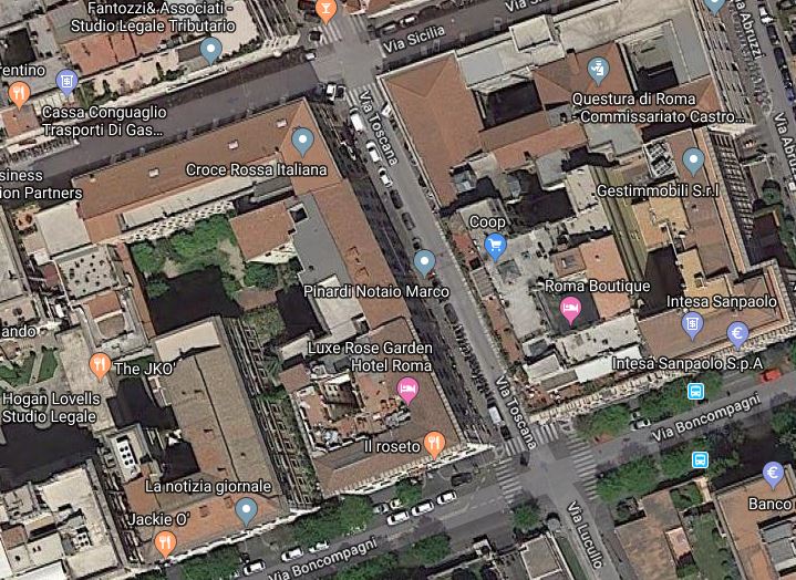 Immobile sito in Roma (RM) Via Toscana 8 - 10a - 12. Descrizione: Due corpi di fabbrica. Corpo principale situato all'angolo tra Via Sicilia con Via Toscana. Corpo secondario ex chiesa Gentilizia + Cortile interno. Piena proprietà. Stato Immobile: Utilizzato ESACRI - libero al 31/12/2020.32480 m3 (6016 mq). Turno d'asta 1