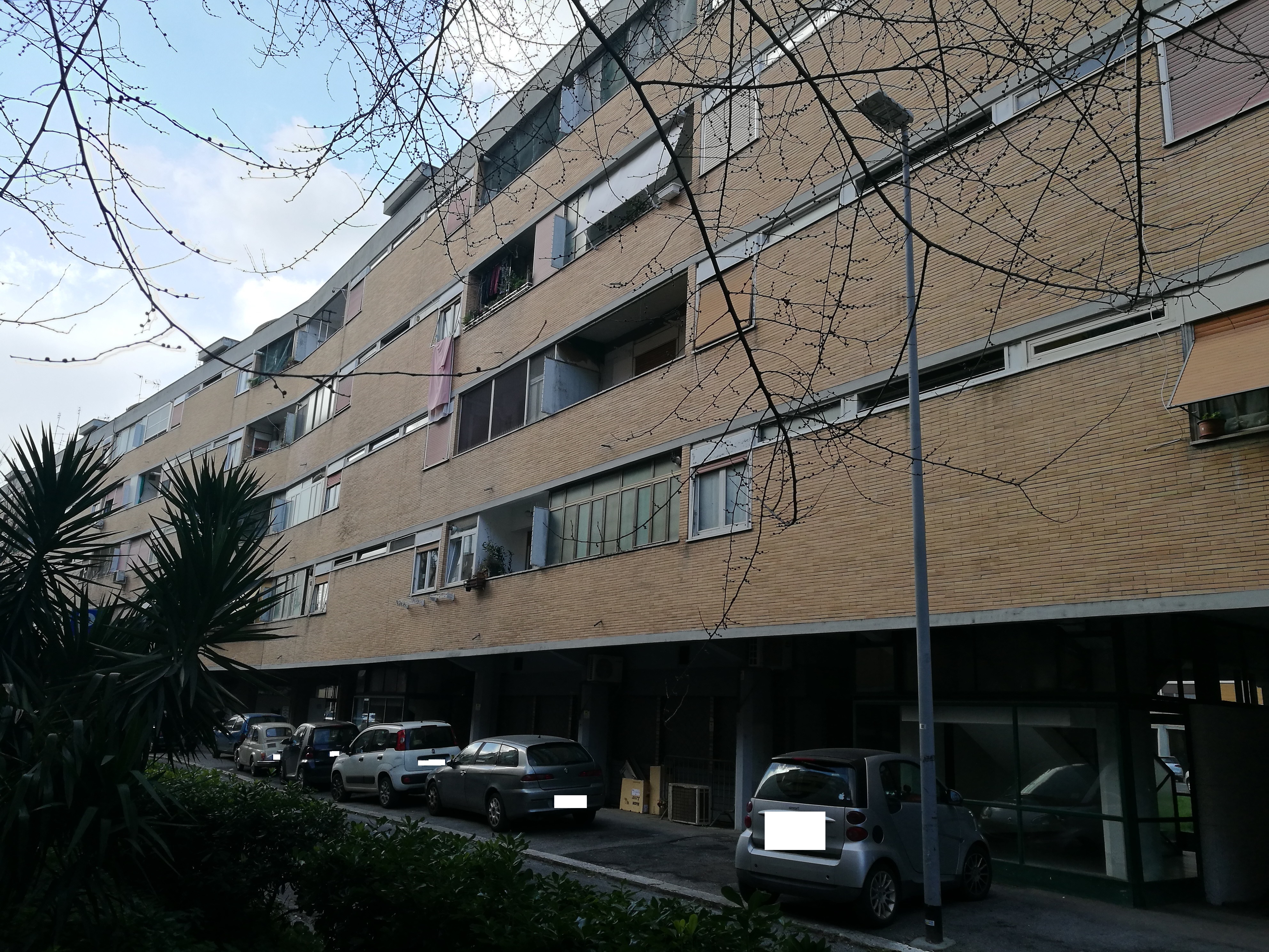 Appartamento sito in ROMA VIA OLANDA 14,  scala B, piano 2 INT.4 DI 5 VANI SENZA ASCENSORE. Mq. 86. N.C.E.U. categoria A3- foglio 529 part. 213 sub 52