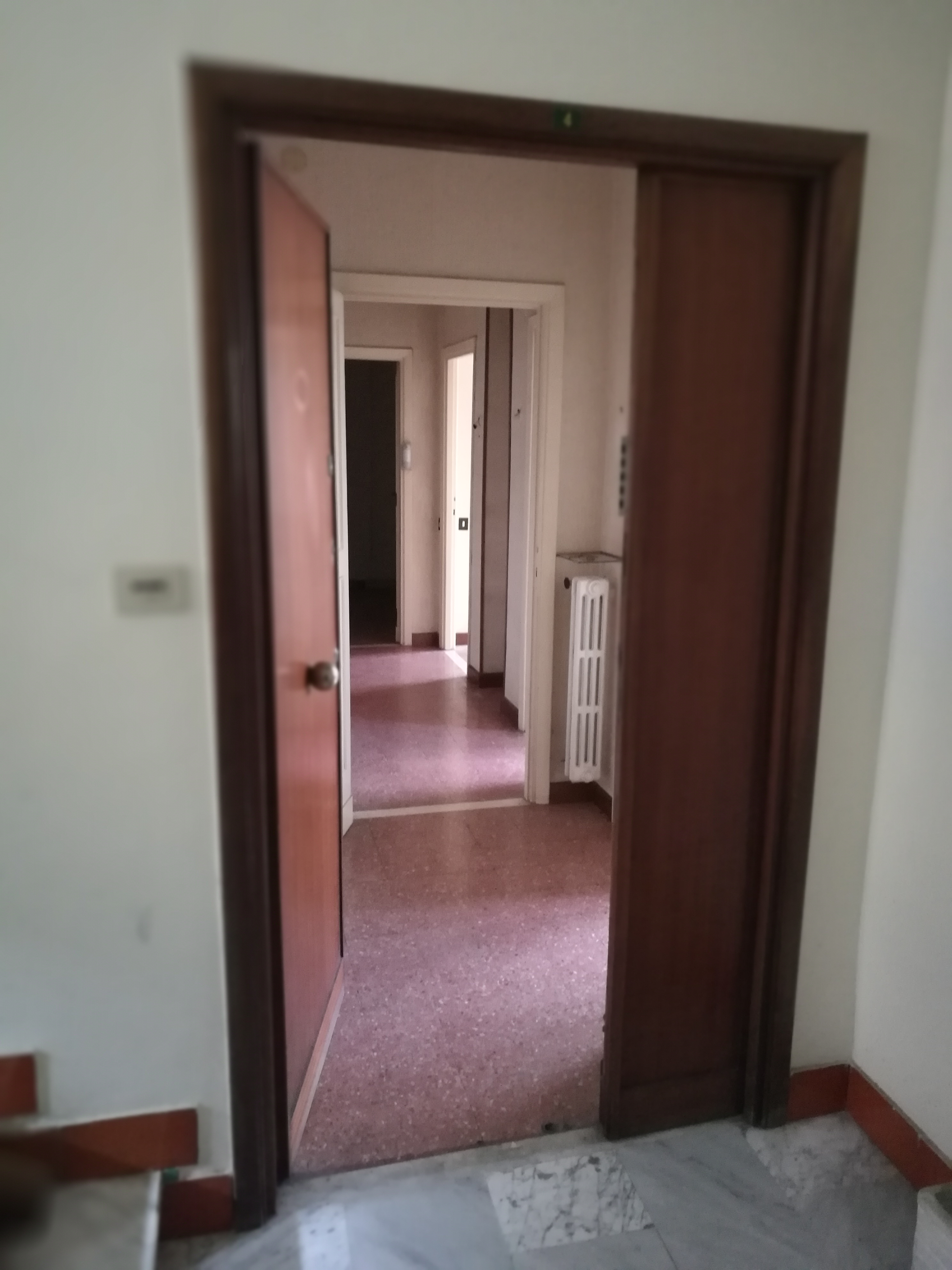 Appartamento sito in ROMA VIA OLANDA 14,  scala B, piano 2 INT.4 DI 5 VANI SENZA ASCENSORE. Mq. 86. N.C.E.U. categoria A3- foglio 529 part. 213 sub 52