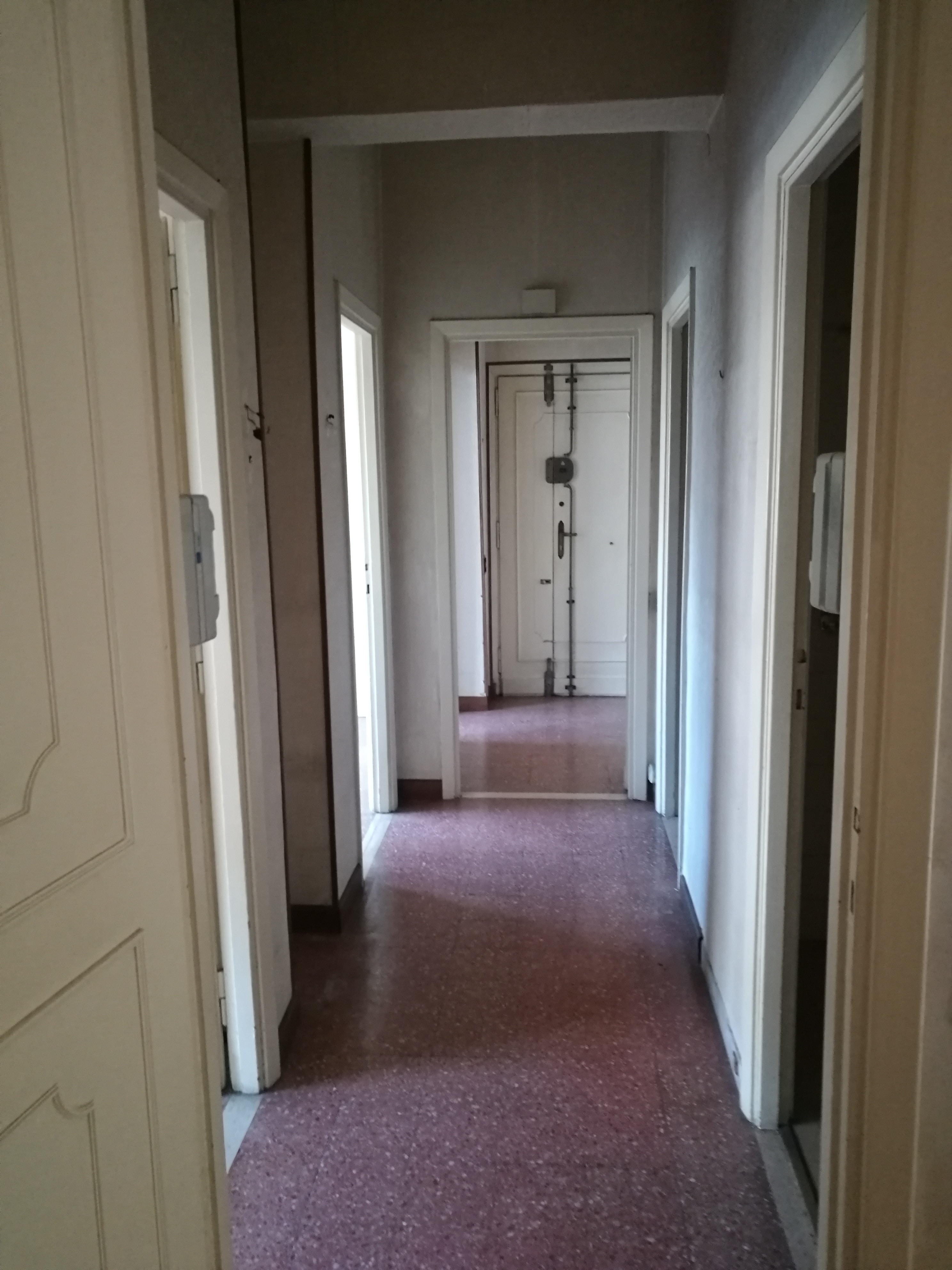 Appartamento sito in ROMA VIA OLANDA 14,  scala B, piano 2 INT.4 DI 5 VANI SENZA ASCENSORE. Mq. 86. N.C.E.U. categoria A3- foglio 529 part. 213 sub 52