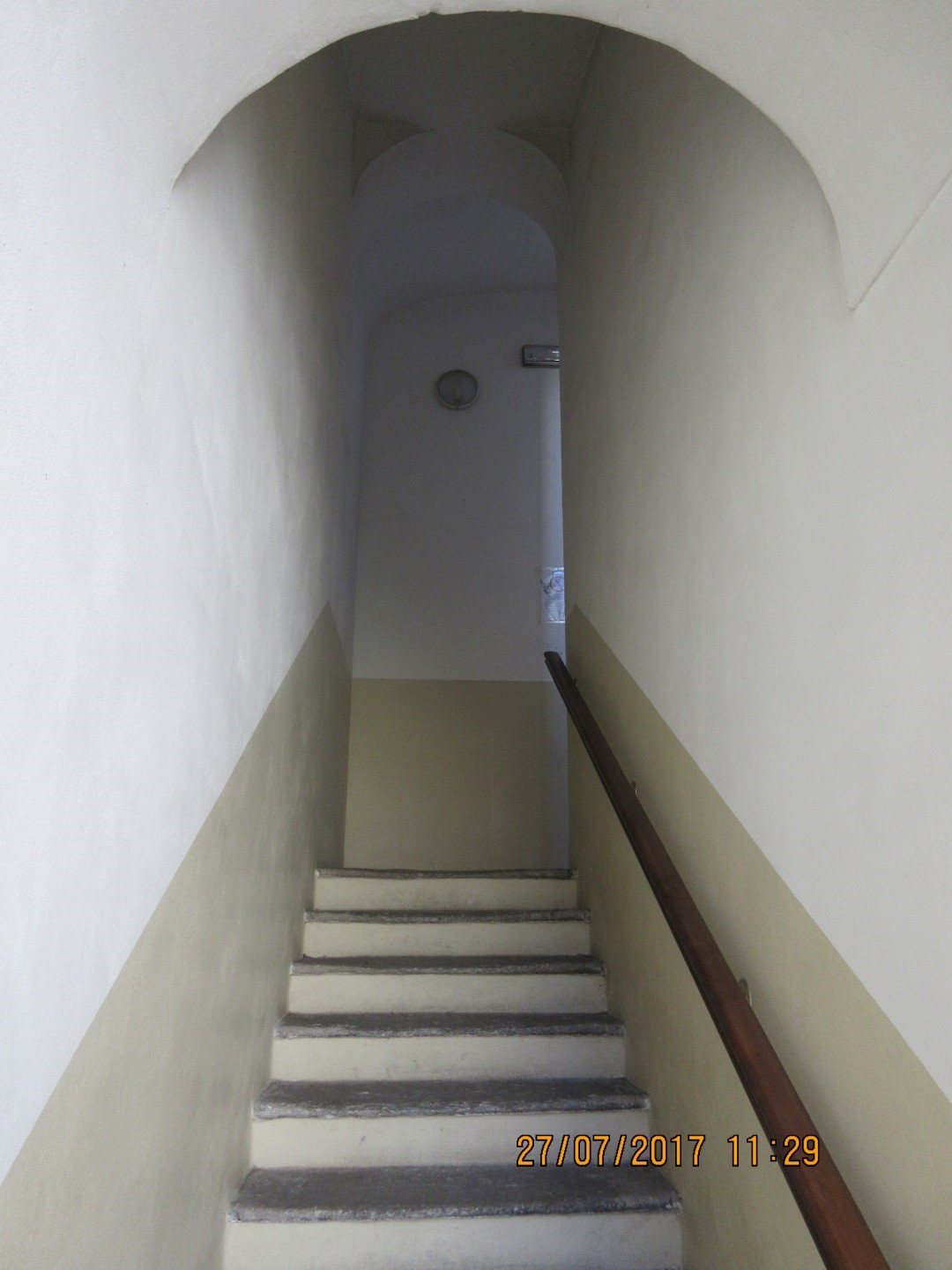 Fabbricato di due piani fuori terra più un sottotetto e un piano interrato. Pertinenza: corte. Identificativi catastali: C.T. Fg. 115 p.lla 558  C.F. Fg. 115 p.lla 558 sub. 4