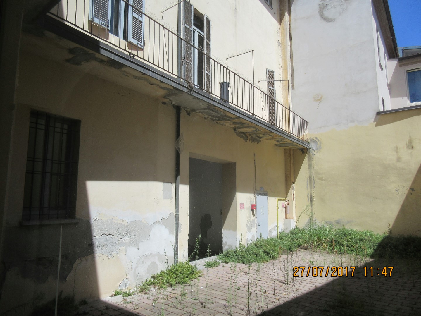 Fabbricato di due piani fuori terra più un sottotetto e un piano interrato. Pertinenza: corte. Identificativi catastali: C.T. Fg. 115 p.lla 558  C.F. Fg. 115 p.lla 558 sub. 4