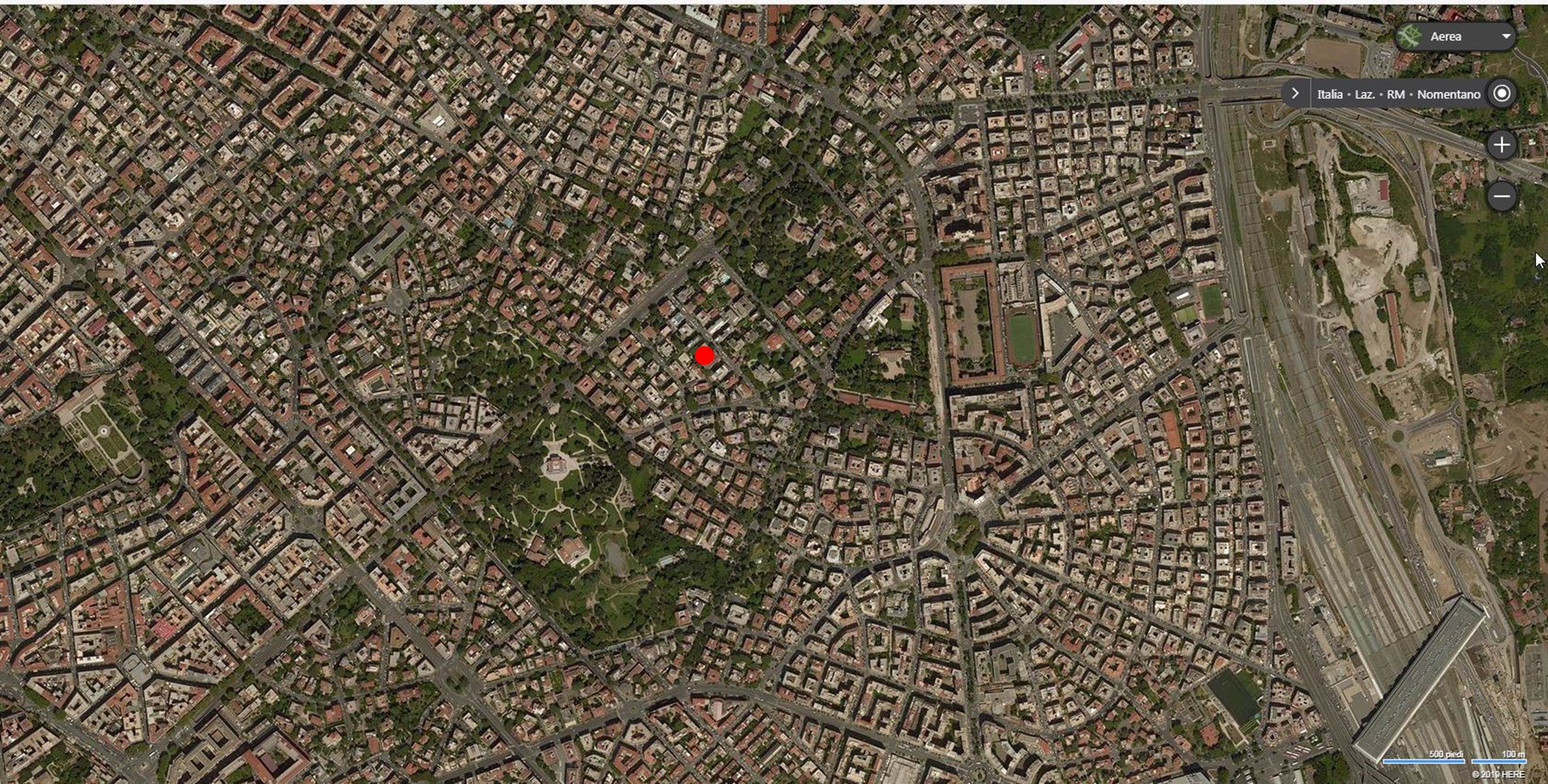 Appartamento ubicato al piano terzo di una palazzina composta da sei piani fuori terra, costituito da: disimpegno, corridoio, salone,  tre camere, due bagni e cucina per un totale di mq 124,56. L’immobile necessita di opere di ristrutturazione ed è dotato di predisposizione per riscaldamento autonomo e di ascensore.. Identificativi catastali: foglio 584, particella 36, subalterno 23
