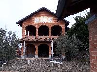 Fabbricato residenziale - villa unifamiliare- con terreno di pertinenza. Identificativi catastali: C.F. fg.4 mapp.835. C.T. Fg. 4, Mapp. 776, 835