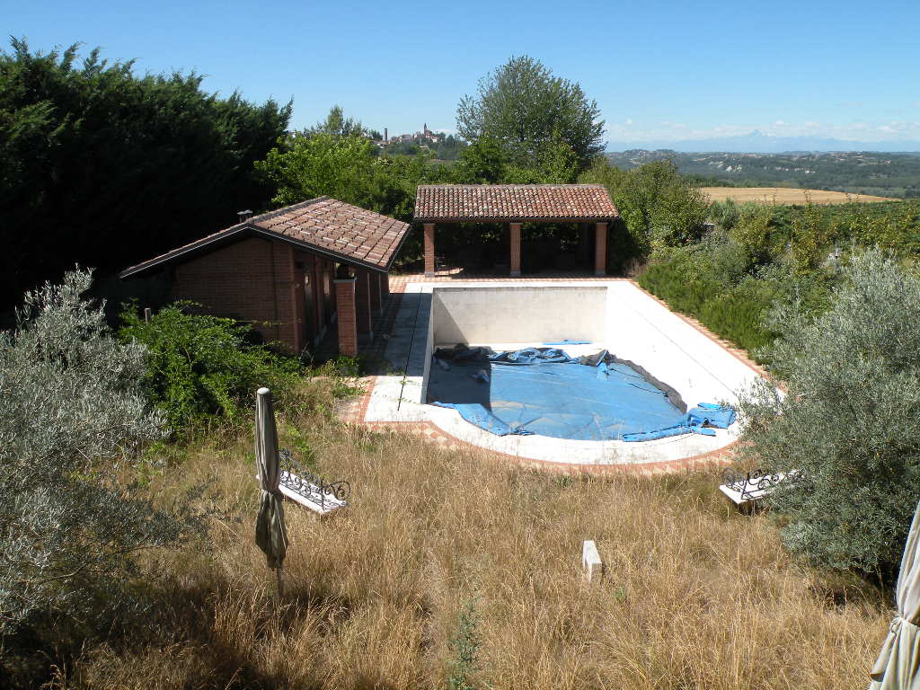 Fabbricato residenziale - villa unifamiliare- con terreno di pertinenza. Identificativi catastali: C.F. fg.4 mapp.835. C.T. Fg. 4, Mapp. 776, 835