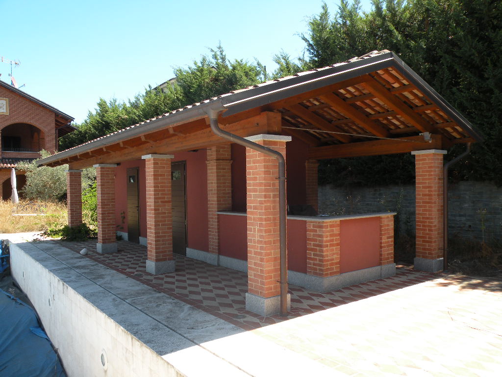 Fabbricato residenziale - villa unifamiliare- con terreno di pertinenza. Identificativi catastali: C.F. fg.4 mapp.835. C.T. Fg. 4, Mapp. 776, 835