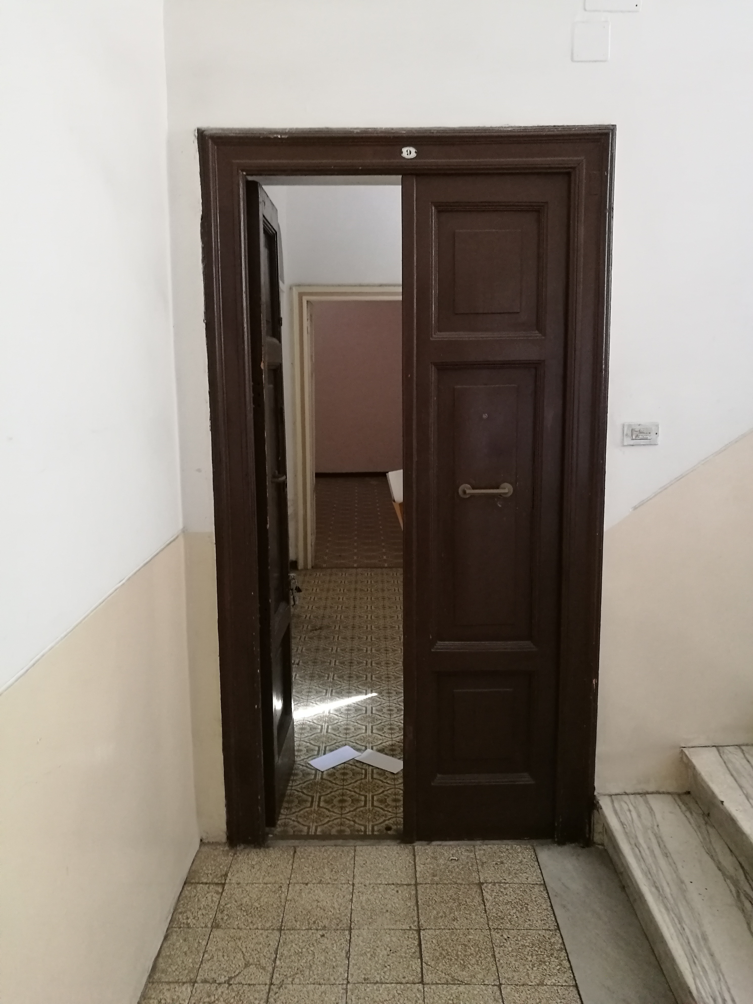 APPARTAMENTO INT.9 DI 5,5 VANI SENZA ASCENSORE, sito in ROMA , CAP - 00195,VIA NAZARIO SAURO 17, scala D/9,  piano 2. N.C.E.U. categoria A4- foglio 398 part. 79 sub 16