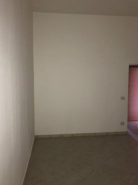 APPARTAMENTO INT.25 DI 3,5 VANI CON ASCENSORE.Mq. 65. Identificativi catastali categoria A4- foglio 512 part. 40 sub 81